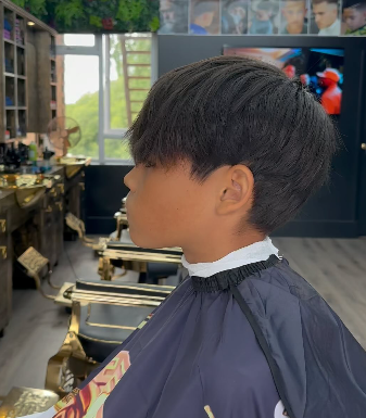 S6 Barbers live background 5